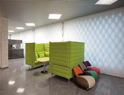 Verticale lamelgordijnsystemen, SG 2810, Multi Visio, Raiffeisen, Schötz, Switzerland, Vertical Waves