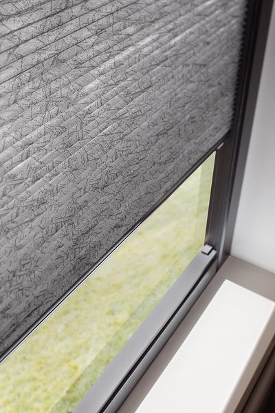 Geplooide blindsystemen, DUETTE® Fixé Montana, Col 20065, BE10