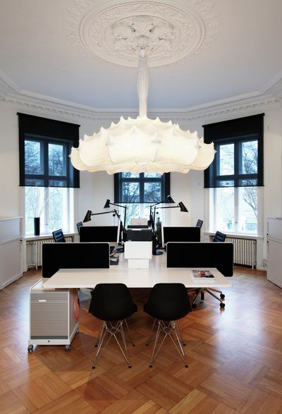 Rolgordijnsystemen, Multiscreen 1-10%, Room shot "Red Bull Office", Oslo, Norway