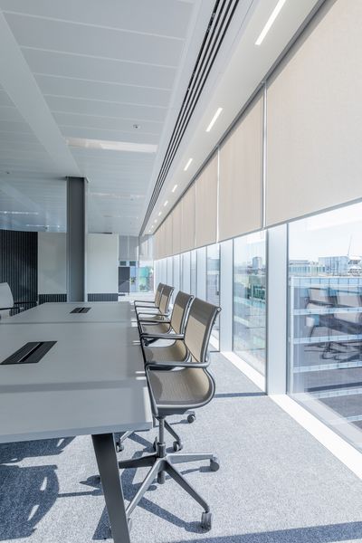 Rolgordijnsystemen, SG 4910, Versascreen 1-10%, Virgin Money, Glasgow, Scotland, United Kingdom