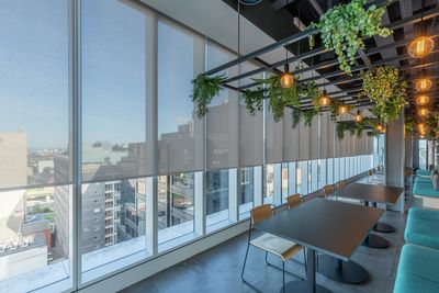 Rolgordijnsystemen, SG 4910, Versascreen 1-10%, Virgin Money, Glasgow, Scotland, United Kingdom